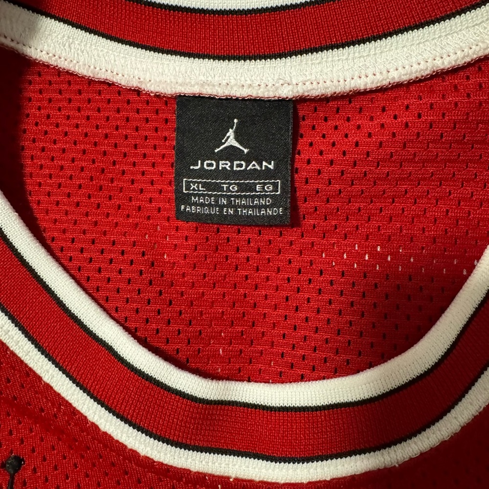 Air Jordan Michael Jordan #23 Stitched Men’s Jersey - Authentic (Size XL) - Picture 3 of 4